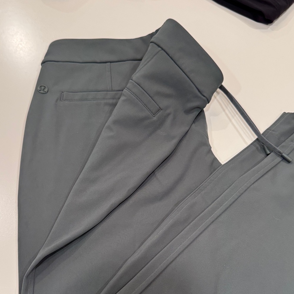Lululemon Cropped Pants Womens S Green Tapered Athletic 7/8 Length